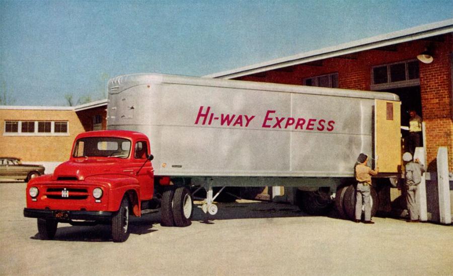  International R-180 Tractor Truck 1953 года  (фото 1 из 1)